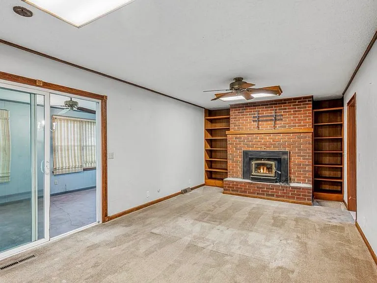 5246 N Crestwood Dr — Photo 11