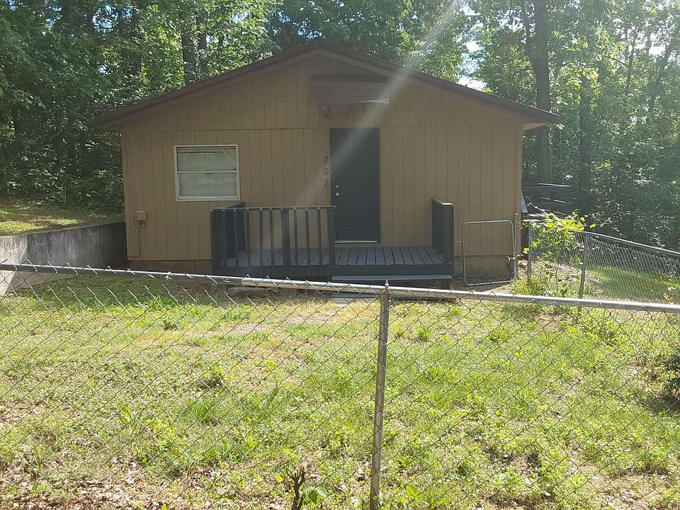 1st image of 202 Iris Rd