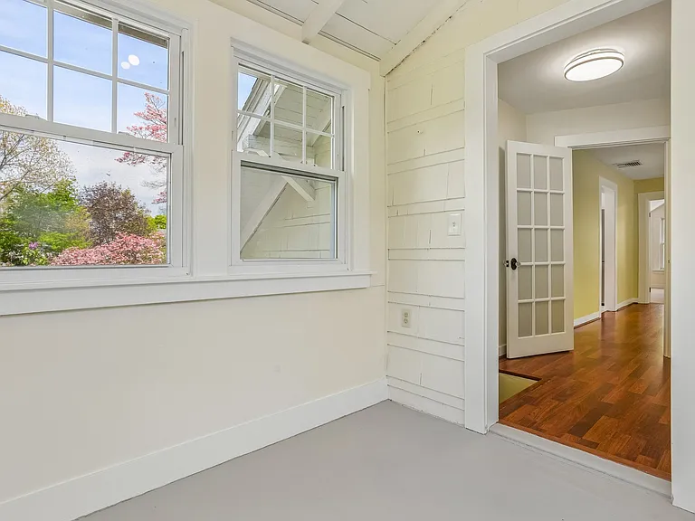 1572 Whitney Ave #2 — Photo 15