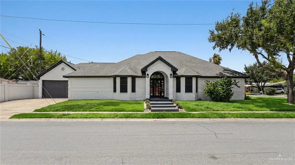 3 bed, 2.0 bath, 1638 sqft, $1,800 — Photo 2