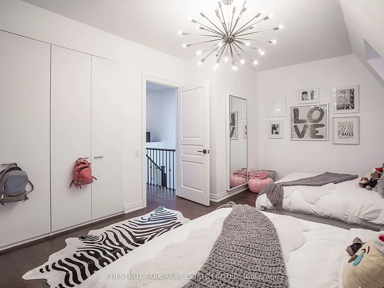 107 Lonsdale Rd — Photo 18