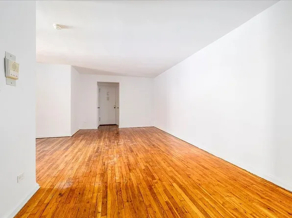 1040 Neilson St APT 2C, Far Rockaway, NY 11691