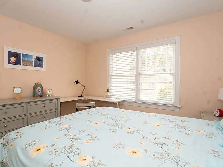 208 Bluefield Rd — Photo 15