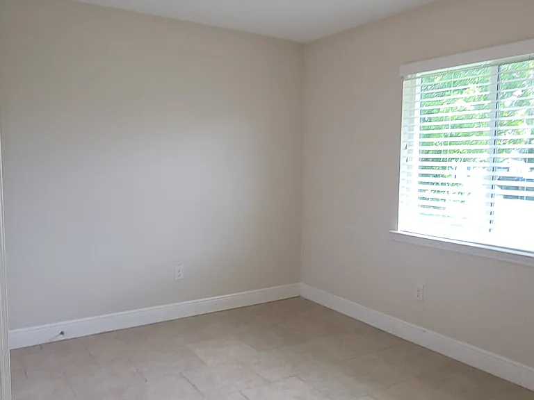 6230 Landover Ter — Photo 10