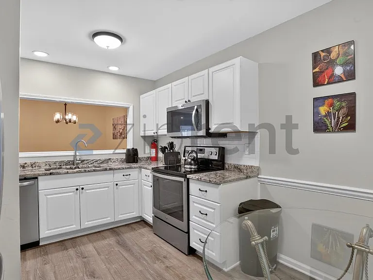307 Hollyfax Cir — Photo 11