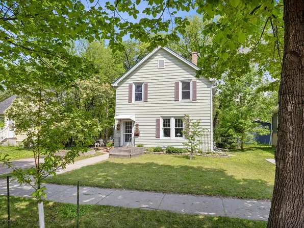 1413 11th Ave S, Fargo, ND 58103