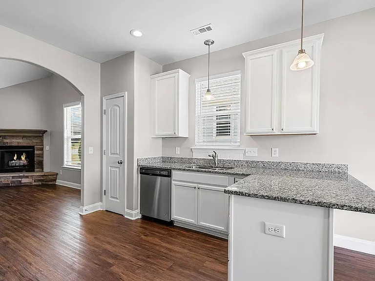 141 Bur Oak Dr — Photo 6