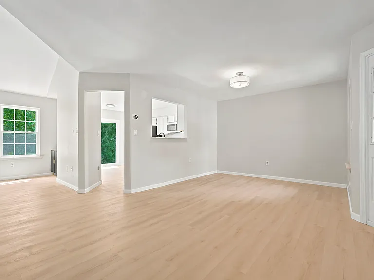 703 Porter Way W — Photo 8