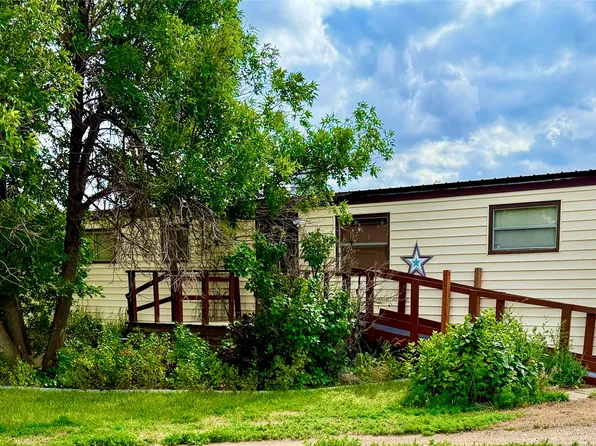 114 N 1st St E, Chester, MT 59522