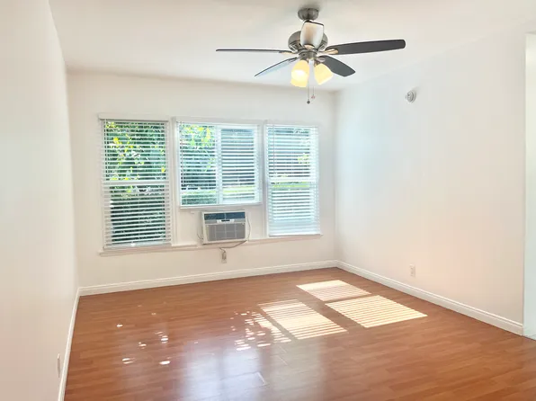 7120 Hawthorn Ave, Los Angeles, CA 90046