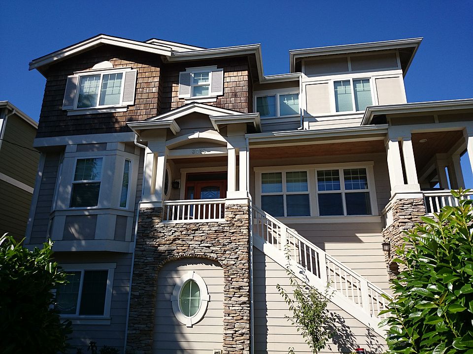 2nd image of 3718 NE 70th St