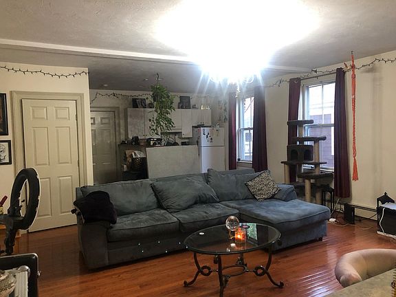 3rd image of 392 Essex St #F