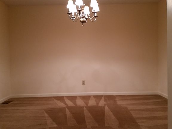 4th image of 4005 Jamaica Dr