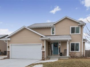 110 35th St SW, Altoona, IA 50009