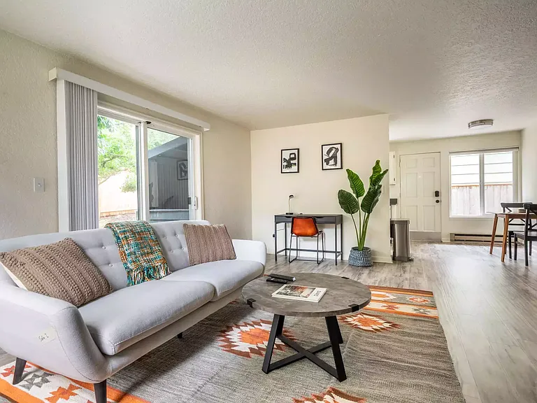 4259 Woodland Park Ave N #5 — Photo 1