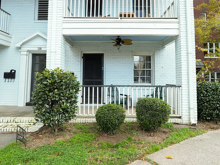 118 N Laurel Ave #2 — Photo 2