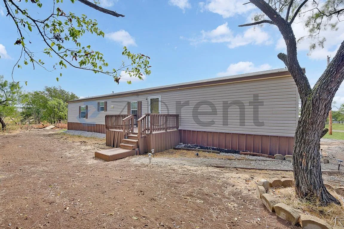 3 bed, 1080 sqft, $1,675 — Photo 3