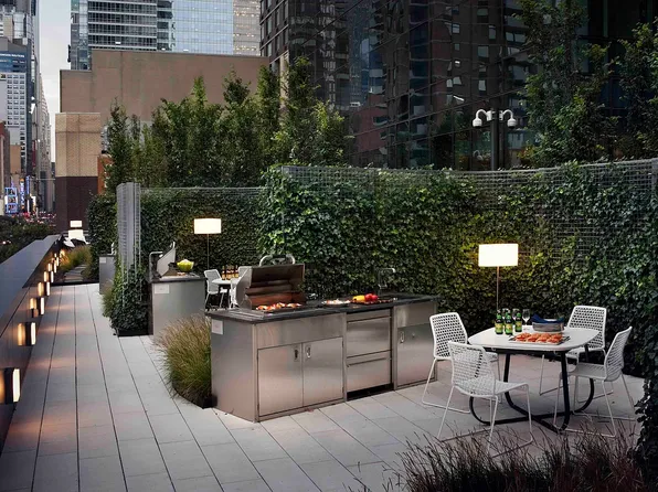 460 West 42nd Street image 12 of 17