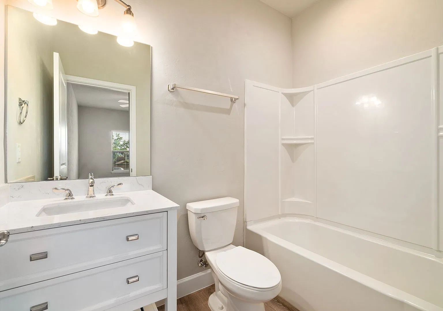The Reef Townhome Now Leasing For Fall 2027! — Photo 3