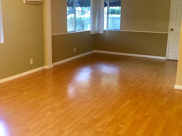 534 N Louise St — Photo 2