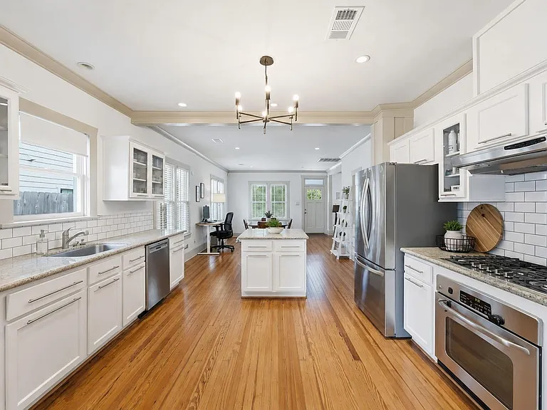 1114 Merrill St — Photo 4