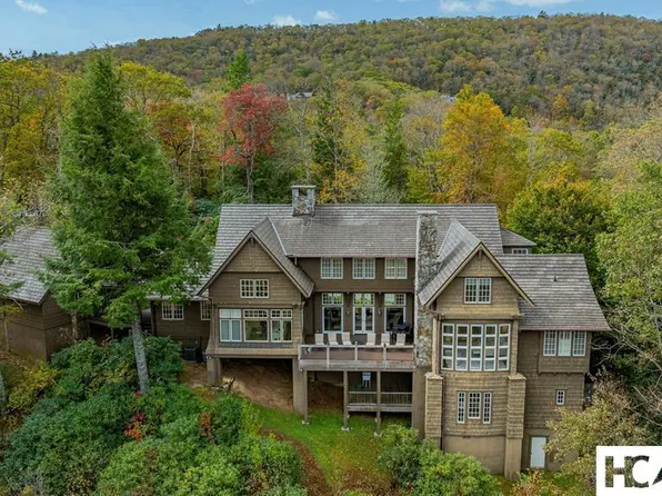 90 Fodderstack Road, Highlands, NC 28741