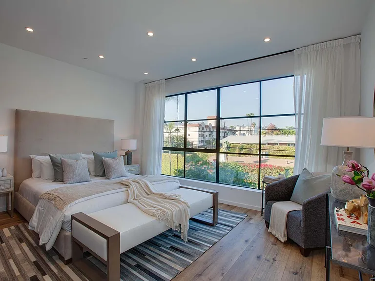 1254 N Las Palmas Ave #7 — Photo 19