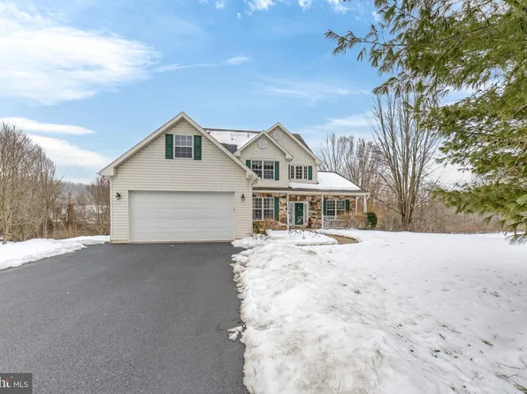 7202 Stein Rd, Zionsville, PA 18092