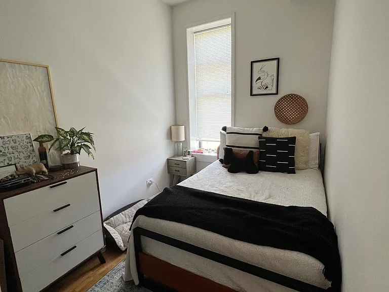 351 W Oak St #104 — Photo 22