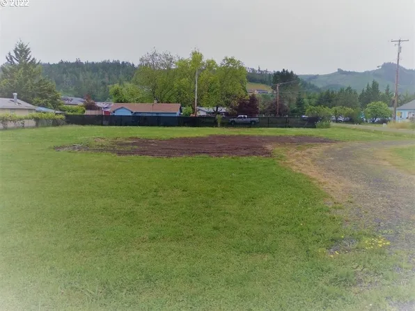 910 E Central Ave, Sutherlin, OR 97479