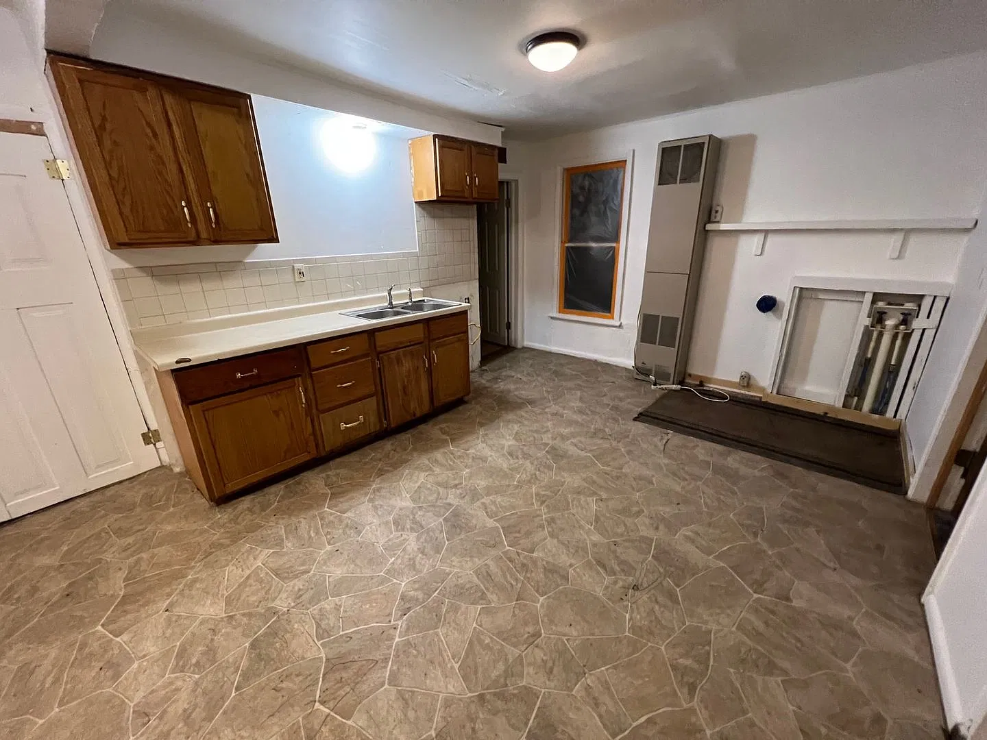 323 4th Ave NE - TJF Property Management — Photo 3
