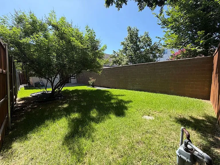 1927 Summit Ave — Photo 21