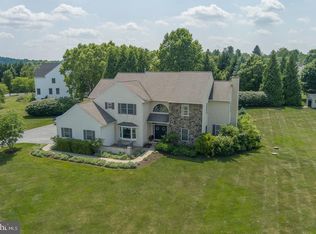121 Waterview Dr, Glenmoore, PA 19343