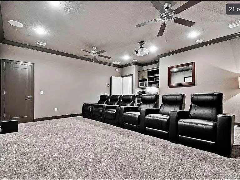 421 Trailwood Cir — Photo 22