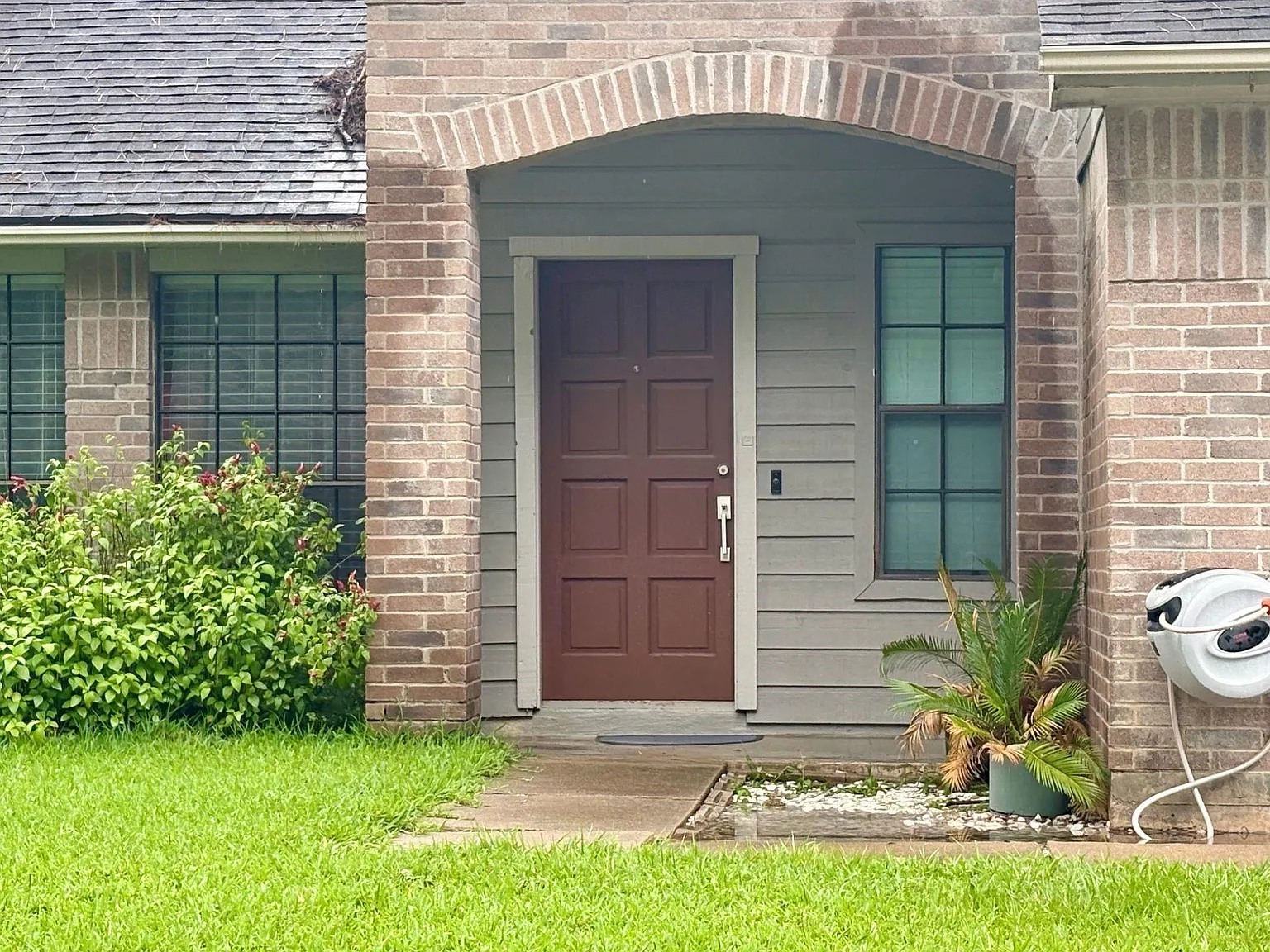 3 bed, 2.5 bath, 2145 sqft, $1,795 — Photo 2