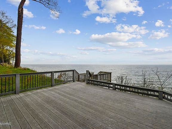 3rd image of 5255 Lakeshore Dr