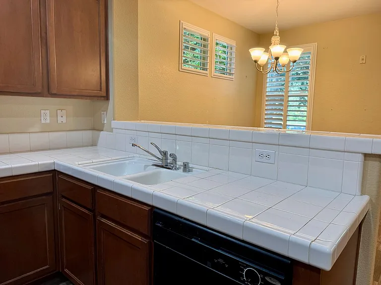 304 Esplanade Cir — Photo 12