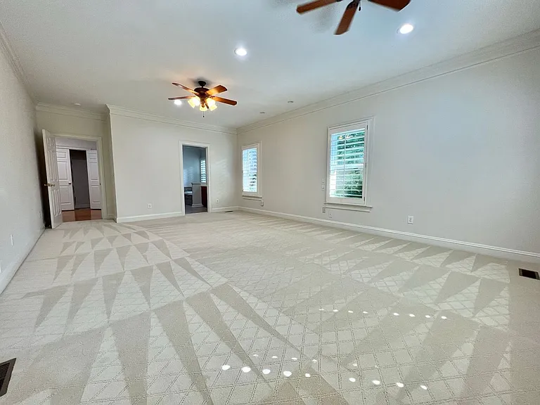 508 Stefan Ct — Photo 13