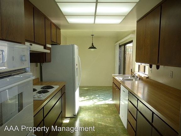 5th image of 1049 Northoak Dr