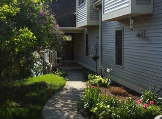 N8582 Booth Lake Hghts Rd, East Troy, WI 53120