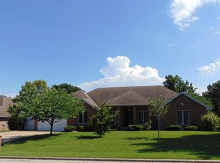 2614 E Ridgewood Dr, Springfield, MO 65804