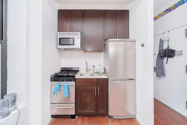 Rented by Living New York | media 44