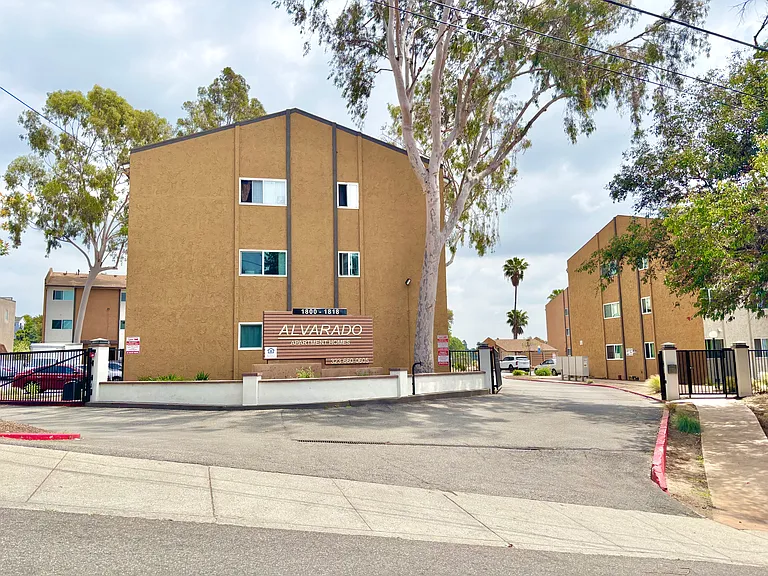 1818 N Alvarado St #6 — Photo 17