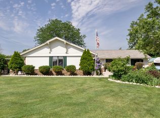 7867 S 83rd St, Franklin, WI 53132