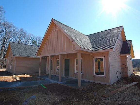2nd image of 102 Jack Groves Ln