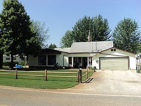 2nd image of 707 Iroquois Ave