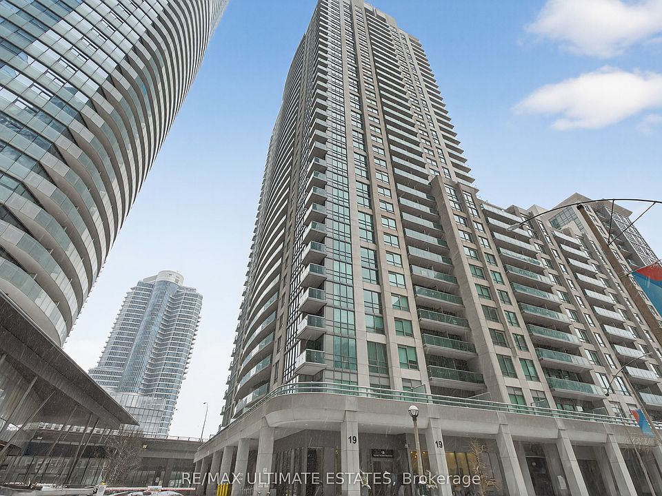 1st image of 19 Grand Trunk Cres #2205