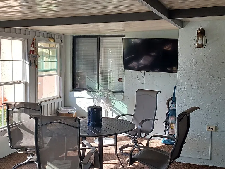 9 Collinson Ct — Photo 14
