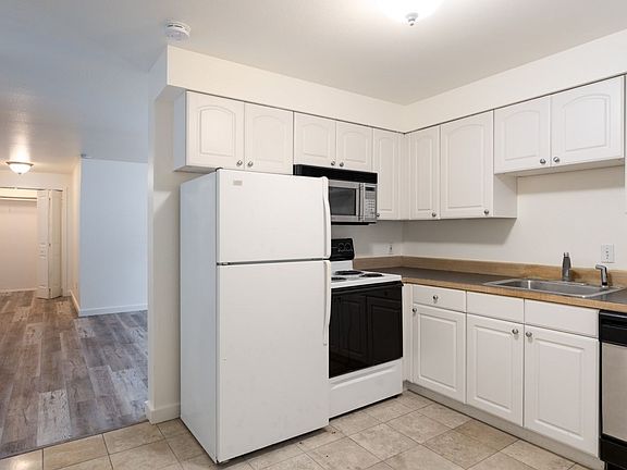 3rd image of 3626 14th Ave W APT B1