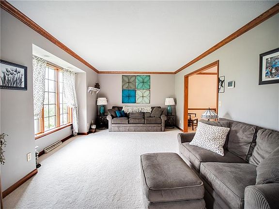 2nd image of 132 Crestwood Dr
